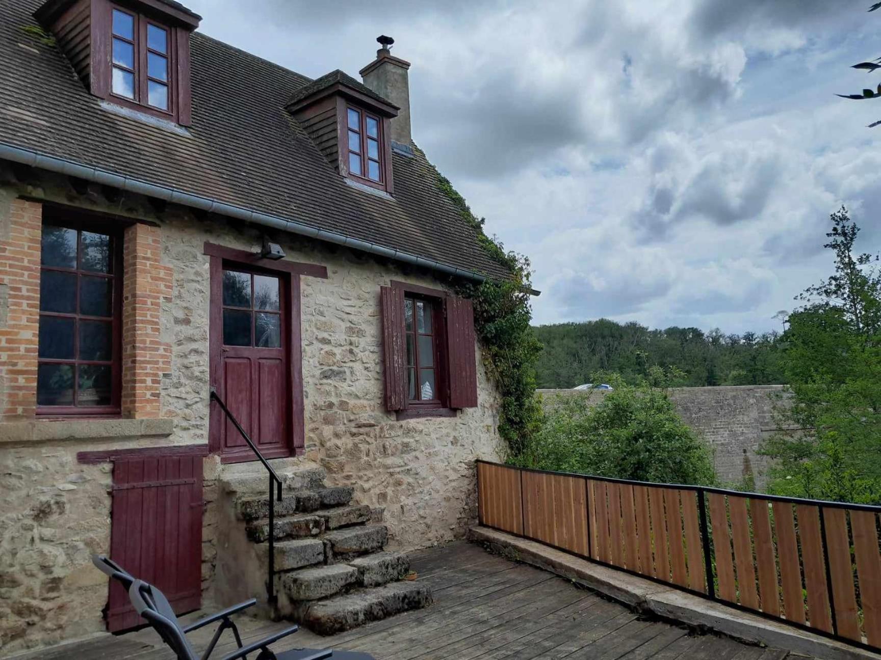 Gite "La Petite" Saint-Benoit-du-Sault Eksteriør billede