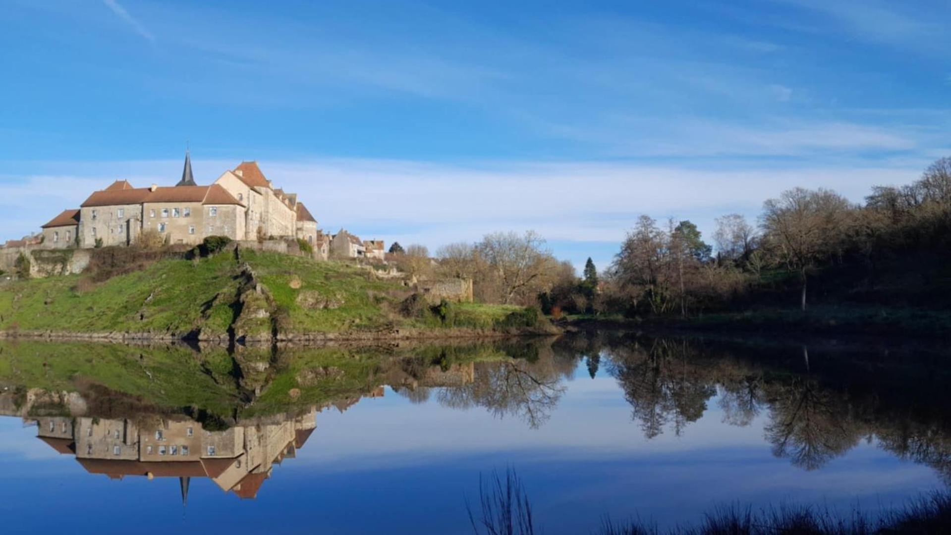 Gite "La Petite" Saint-Benoit-du-Sault Eksteriør billede